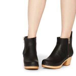 Swedish Hasbeens | Zip it Emy style in black leather New in box clogs $490 sz 36